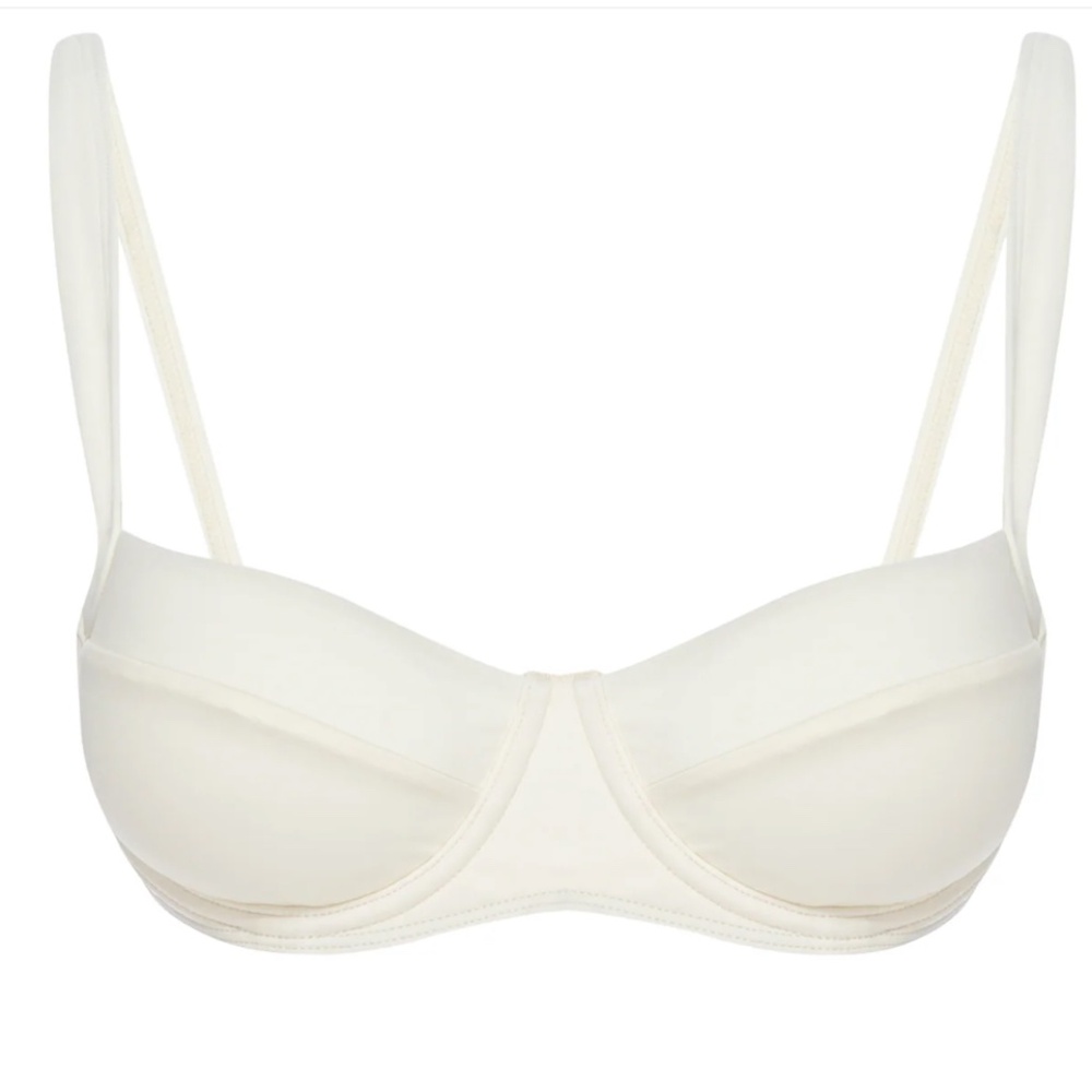 NWT Monday Swimwear Bikini - SORRENTO TOP - IVORY. Size V.